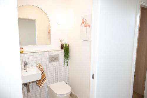 Modern Pool Oasis & Seaside Abode