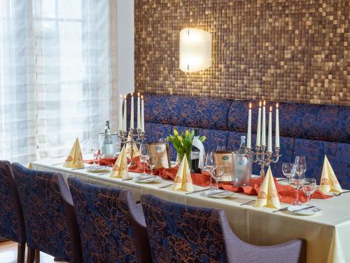 ห้องอาหาร, Hotel Restaurant Zum Schwan in เมตทาล์ค