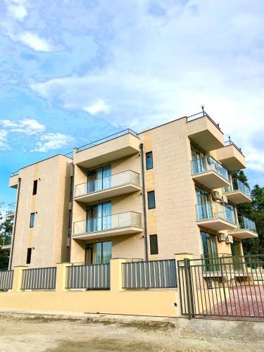 White-House White-House