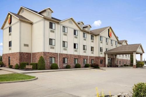 Super 8 by Wyndham Perryville - image 14