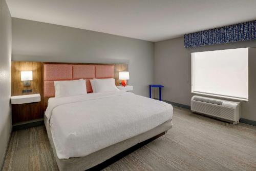 Hampton Inn & Suites St. Louis - Edwardsville - image 8