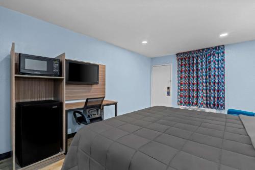 OYO Hotel Brookhaven MS - I-55 - image 6