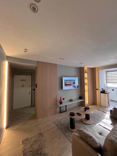 One-Bedroom Apartment image 9