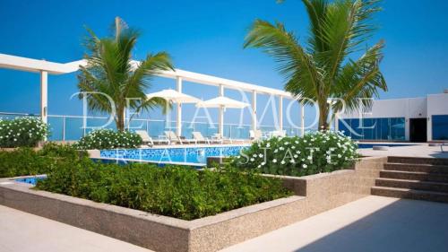 De la More stylish luxury apartment by the beach in brand new condition De la More stylish luxury apartment by the beach in brand new condition