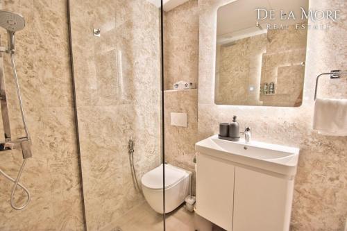 De la More stylish luxury apartment by the beach in brand new condition De la More stylish luxury apartment by the beach in brand new condition