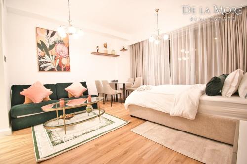 De la More stylish luxury apartment by the beach in brand new condition De la More stylish luxury apartment by the beach in brand new condition