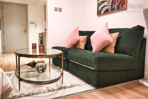 De la More stylish luxury apartment by the beach in brand new condition De la More stylish luxury apartment by the beach in brand new condition