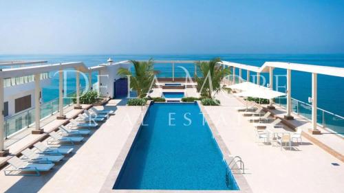 De la More stylish luxury apartment by the beach in brand new condition De la More stylish luxury apartment by the beach in brand new condition