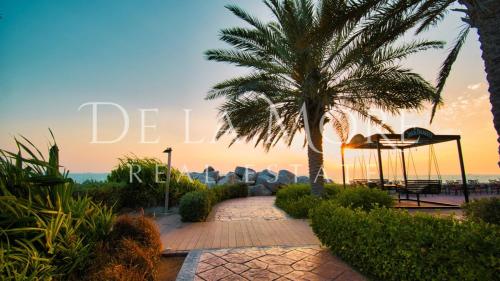 De la More stylish luxury apartment by the beach in brand new condition De la More stylish luxury apartment by the beach in brand new condition