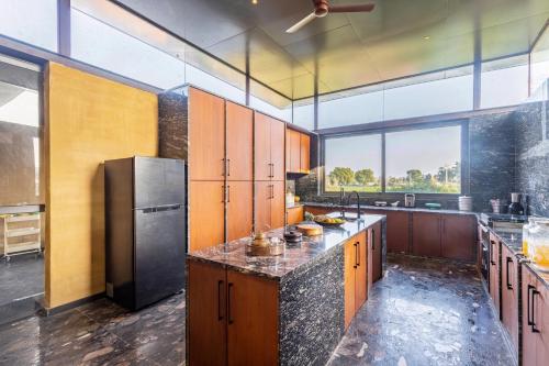 Konyha, ELIVAAS Hari Bagh 4 BHK Villa with Gaming Zone & Art Nook in Bassi