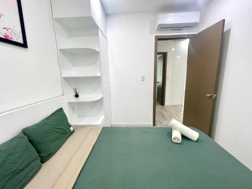 Two-Bedroom Apartment with Partial Ocean View image 2