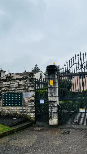  WHITE HOUSE in Brescia