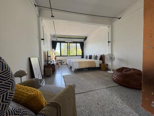 Siri Designer 3-Storey Townhouse with Garden and Luxury Amenities, Bangkok (foto 4)