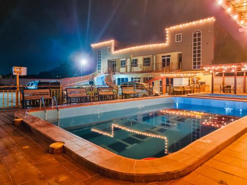 Naktsklubs, Rhogem Hotel in Takoradi