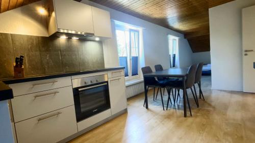 廚房, Moderne Dachwohnung im Zentrum von Wald in 華爾德
