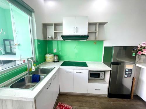 Three-Bedroom Apartment with Sea View image 6