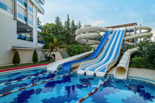 Botanik Platinum Hotel - image 2
