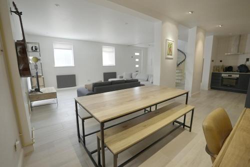 Spacious and stylish London pad, London (photo 3)