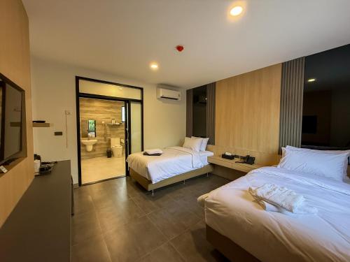 BOX BOX Hotel and Sports Restaurant - Tap to explore photos