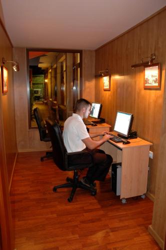 Hostal Gallet - image 12