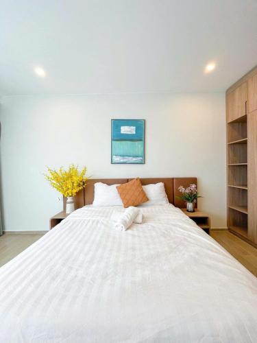 Three-Bedroom Apartment image 4