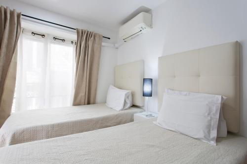 Twin Room image 8