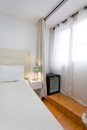 Double Room with Private Bathroom image 8