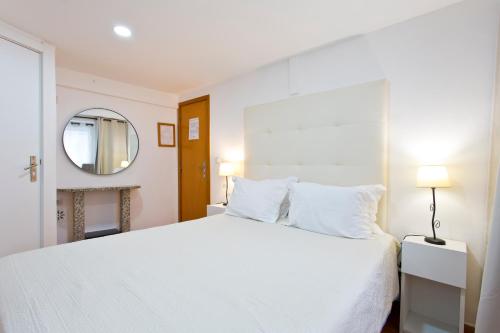 Double Room with Private Bathroom image 9