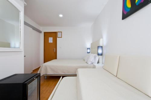 Triple Room image 8