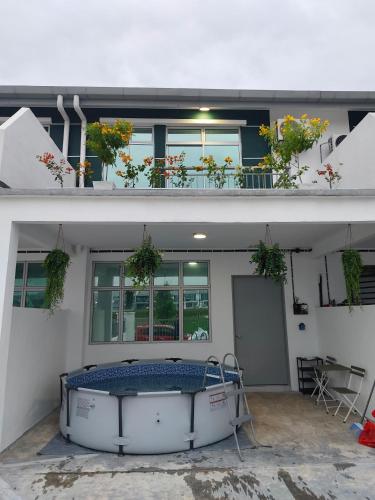 Exterior view, ANGGERIK LAZURI Guest House & Homestay near Paling Muo Cafe (Mee Bandung)