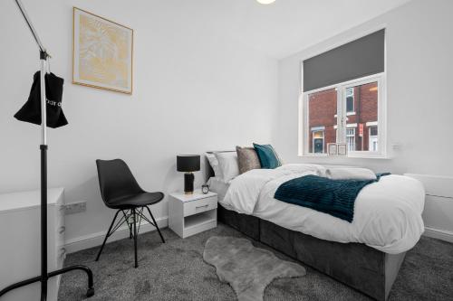 Spacious 4-Bed Luxury Home - Garden, Free Parking, Sleeps 8, Manchester (fotografie 4)