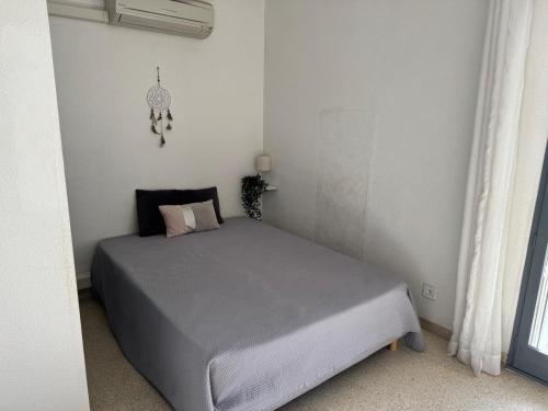 One-Bedroom Apartment image 10