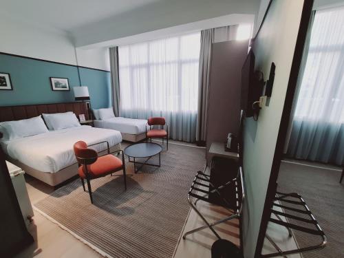 room detail thumbnail 1