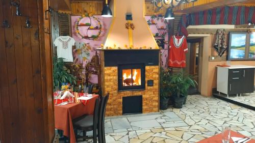 Étterem, Къща за гости Вишнева градина in Brestnik