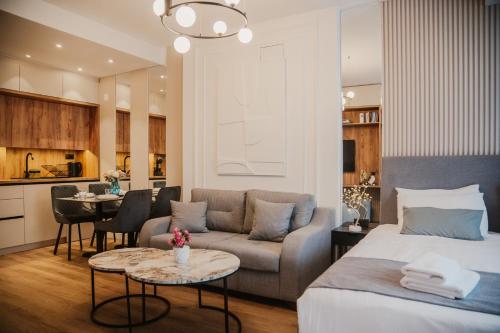 EJ's Central Hub