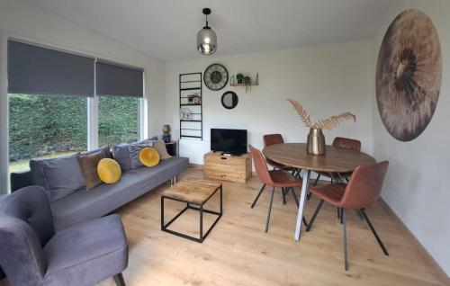  3 Bedroom Awesome Home In Heinkenszand in heinkenszand