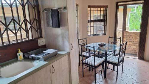 Dolphin in برينتون