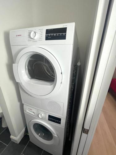 Retro Baseball Downtown Apartment near Anheuser-Busch Brewery