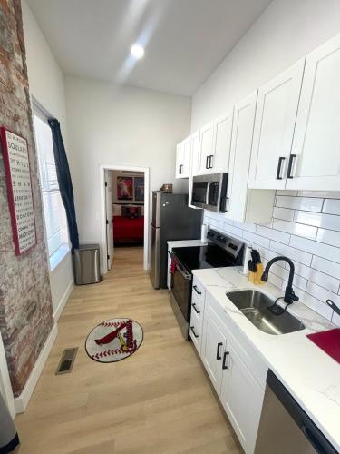 Retro Baseball Downtown Apartment near Anheuser-Busch Sörfőzde