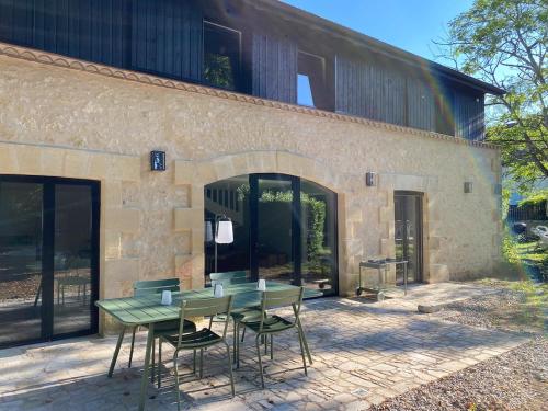 Superbe grange en Dordogne, au cœur de Trémolat gîte à louer Borredon