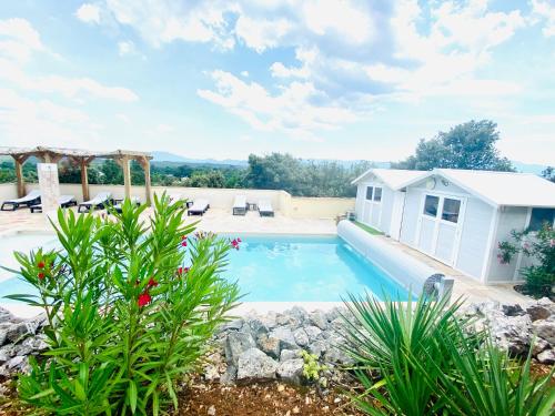 Villa Asunda B&B Spa & Sauna, Chambres d'Hôtes - Chambre d'hôtes - Saint-Maximin-la-Sainte-Baume