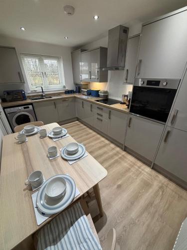 Sageston Tenby 2 bed new build bike and board store in Carew