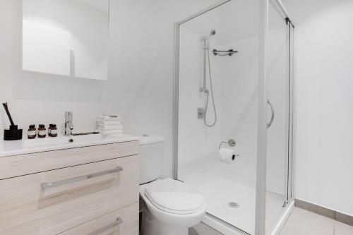 Takapuna Central Stylish 2BR Carpark Pool Aircon, Auckland (photo 3)