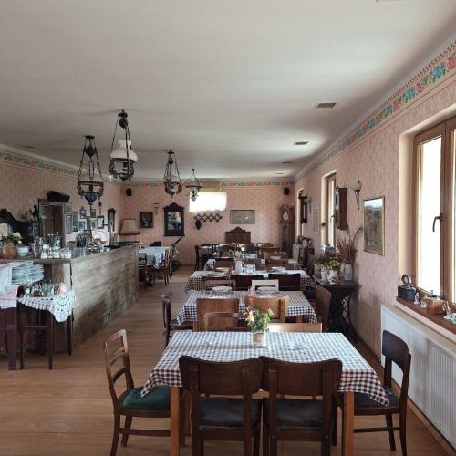 ห้องอาหาร, Pansion Sašin Salaš 40m2 (Pansion Sasin Salas 40m2) in ซายโลโว