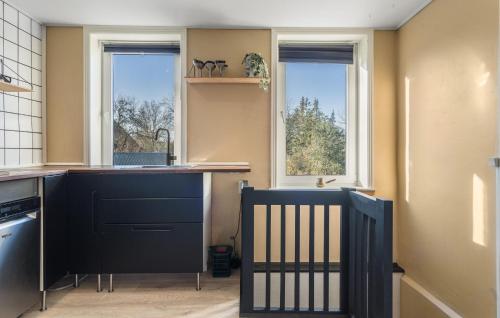 Kitchen, 3 Bedroom Lovely Home In Thisted in Hjardemål