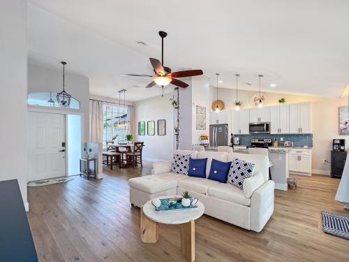 Ruby's Retreat, southwest facing, heated pool, private backyard, Cape Coral (zdjęcie 7)