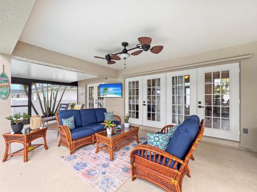 Ruby's Retreat, southwest facing, heated pool, private backyard, Cape Coral (zdjęcie 3)