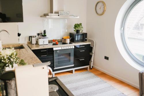 Penthouse am Dom- Altstadt in 200 m- 4 Dachterrassen, stilvoll und ruhig, 24-7-Self Check-in für bis zu 6 Personen in Paderborn, Deutschland