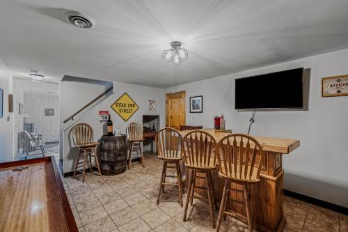 Sqyrl's Nest - image 11