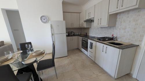 virtuve, St Andrews Apartment in Xylophaghou
